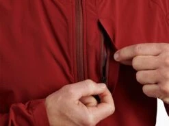 Transcendr® Hoody -Kühl 1176 ms travrse hoody hawthorn red detail 4 pdp photo