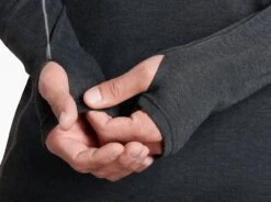 Akkomplice™ Zip Neck 11 Akkomplice™ Zip Neck -Kühl 3201box akkomplice zip neck carbon detail 3 pdp photo