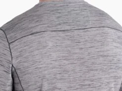 Alloy™ Crew -Kühl 3226 alloy crew cloud gray detail 1 pdp photo