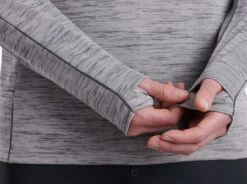 Alloy™ Crew -Kühl 3226 alloy crew cloud gray detail 2 pdp photo