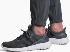 Suppressor™ Jogger -Kühl 5391 suppressor jogger carbon detail 5 pdp photo