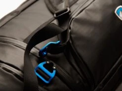 Eskape™ 50 Duffel -Kühl 705 eskape 50 duffel pirate black detail 10835 pdp photo