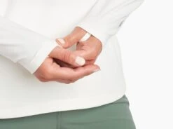 Bandita™ 1/2 Zip Pullover -Kühl 8453 bandita halfzip pullover white detail 3 pdp photo